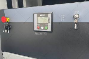 Дизельний генератор KOHLER SDMO J165 132/120 кВт з двигуном JOHN DEERE