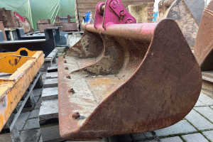 Ківш для екскаватора 122 см (332)