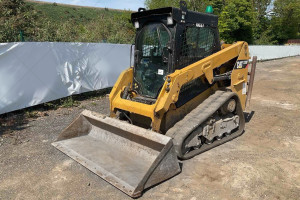 Мини фронтальный погрузчик Caterpillar 239D 2018 г. 2537 м/ч.