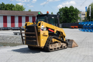 Мини фронтальный погрузчик Caterpillar 239D 2018 г. 2539 м/ч.