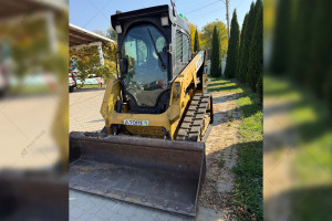 Мини фронтальный погрузчик Caterpillar 239D 2018 г. 50 кВт 2767 м/ч.