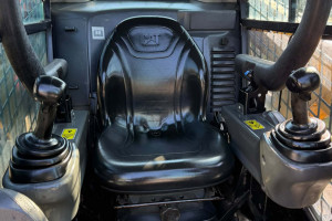 Мини фронтальный погрузчик Caterpillar 239D 2018 г. 50 кВт 2767 м/ч.