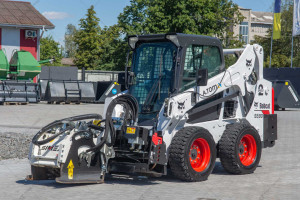 BOBCAT S590 2012 y. 48,5 kW. 2665 m/h., High Flow № 3876 