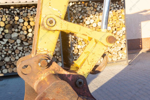 Колісний екскаватор New Holland E145D 2003 р. 