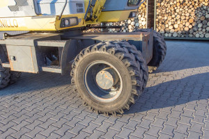 Колісний екскаватор New Holland E145D 2003 р. 