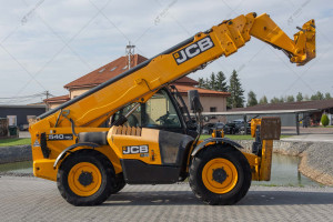 JCB 540-180 Hi-Viz 2017 y. 55 kW. 5860 m/h., №4795