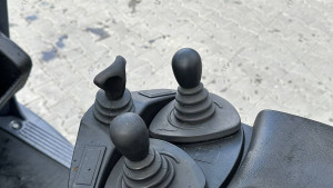 Вилочный погрузчик Linde H25D 2008 г. 9 350 м/ч., № 2377 L