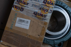 Подшипниковый узел UCFX 18 D1 с чугунным корпусом