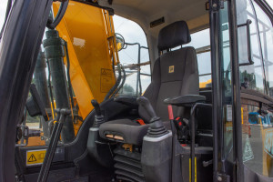 Гусеничный экскаватор JCB JS130 LC 2018 г. 81 кВт. 7817 м/ч., №4780