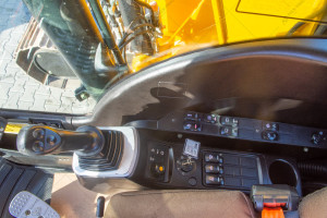 Гусеничный экскаватор JCB JS130 LC 2013 г. 81 кВт. 3622 м/ч., №4317 