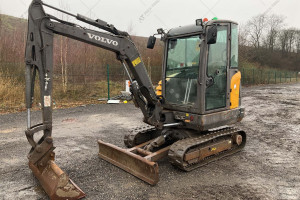 Мини экскаватор Volvo EC27C 2015 г. 4601 м/ч.