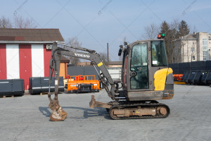 Мини экскаватор Volvo EC27C 2015 г. 20,4 кВт. 4603 м/ч, №5168