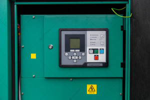 Дизельный генератор Cummins C220D5EQ 176/160 кВт закрытого типа