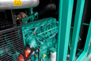 Дизельный генератор Cummins C220D5EQ 176/160 кВт закрытого типа