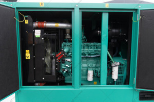 Дизельный генератор Cummins C220D5EQ 176/160 кВт закрытого типа