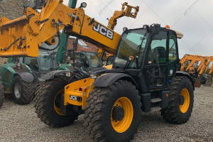 Телескопический погрузчик JCB 560-80 2016 г. 2736 м/ч.