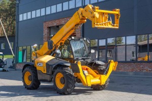 Телескопический погрузчик JCB 533-105 2015 г. 55 кВт. 4321 м/ч., №3899 L