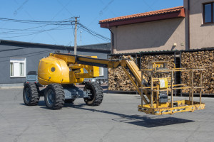 Коленчатый подъемник Haulotte HA18PXNT 2008 г. 31,2 кВт. 5806 м/ч., №5224