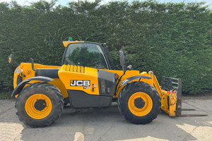 Телескопический погрузчик JCB 531-70 2017 г. 55 кВт 2400 м/ч.