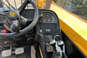 Телескопический погрузчик JCB 531-70 2017 г. 55 кВт 2400 м/ч.