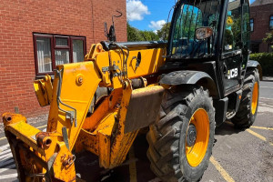 Телескопический погрузчик JCB 533-105 2015 г. 3700 м/ч.