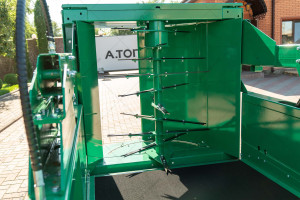 Измельчитель, разбрасыватель тюков Spread-a-Bale MAXI ST 130