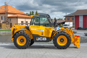JCB 531-70 2023 y. * 325 m/h. № 5335