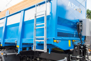 Розкидач органічних добрив А.ТОМ 24 з системою диференційованого внесення 