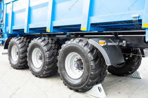 Розкидач органічних добрив А.ТОМ 24 з системою диференційованого внесення 