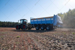 Розкидач органічних добрив А.ТОМ 24 з системою диференційованого внесення 