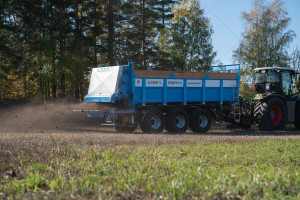 Розкидач органічних добрив А.ТОМ 24 з системою диференційованого внесення 