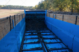 Розкидач органічних добрив А.ТОМ 24 з системою диференційованого внесення 