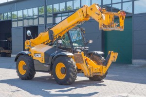 Телескопический погрузчик JCB 533-105 2015 г. 55 кВт. 6973,9 м/ч., № 3803