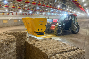 Разбрасыватель подстилки для опилок, торфа, компоста VDMJ SSB