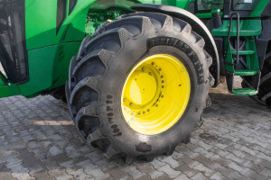 John Deere 8335R 2013 y. 335 h.p. 5724 m/h. № 3744 