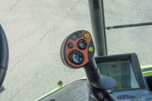 CLAAS LEXION 570 2005 y. 273 kW. 3378/2644 m/h with V750 header №5039