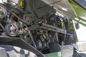 CLAAS LEXION 570 2005 y. 273 kW. 3378/2644 m/h with V750 header №5039